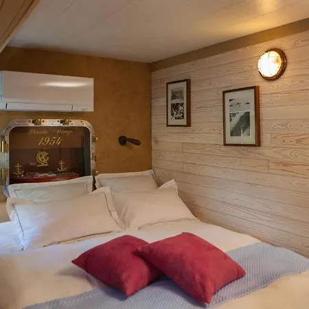 Péniche D'hôtes Mirage