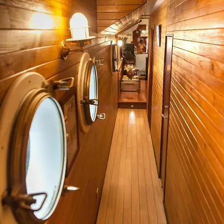 Péniche D'hôtes Mirage Couette-café Carcassonne