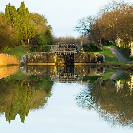 Péniche D'hôtes Mirage Couette-café 2*